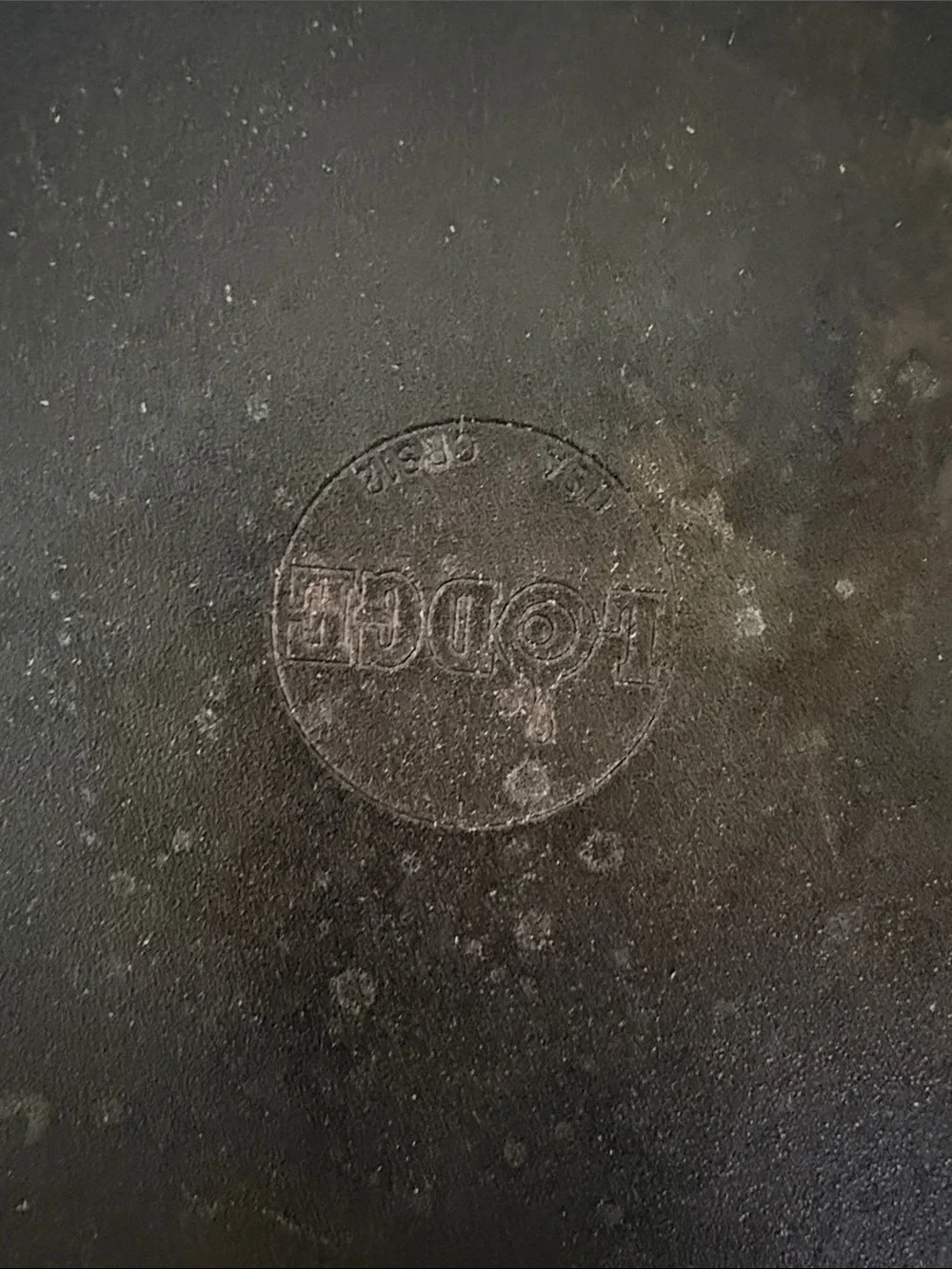 Black cast iron Frying Pan with Comfort Grip Handle